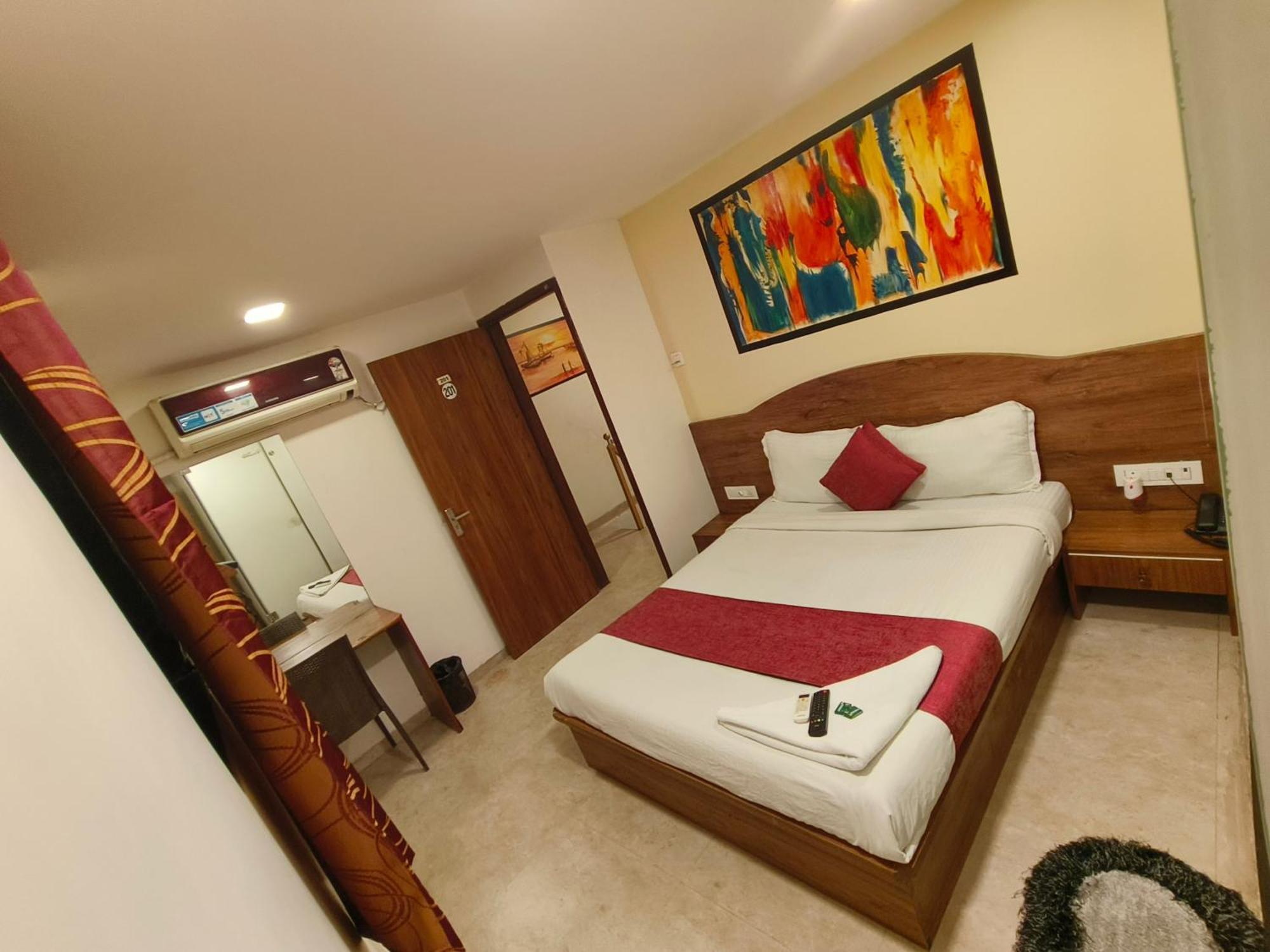 Hotel Beach Crown Juhu Mumbai Exteriör bild