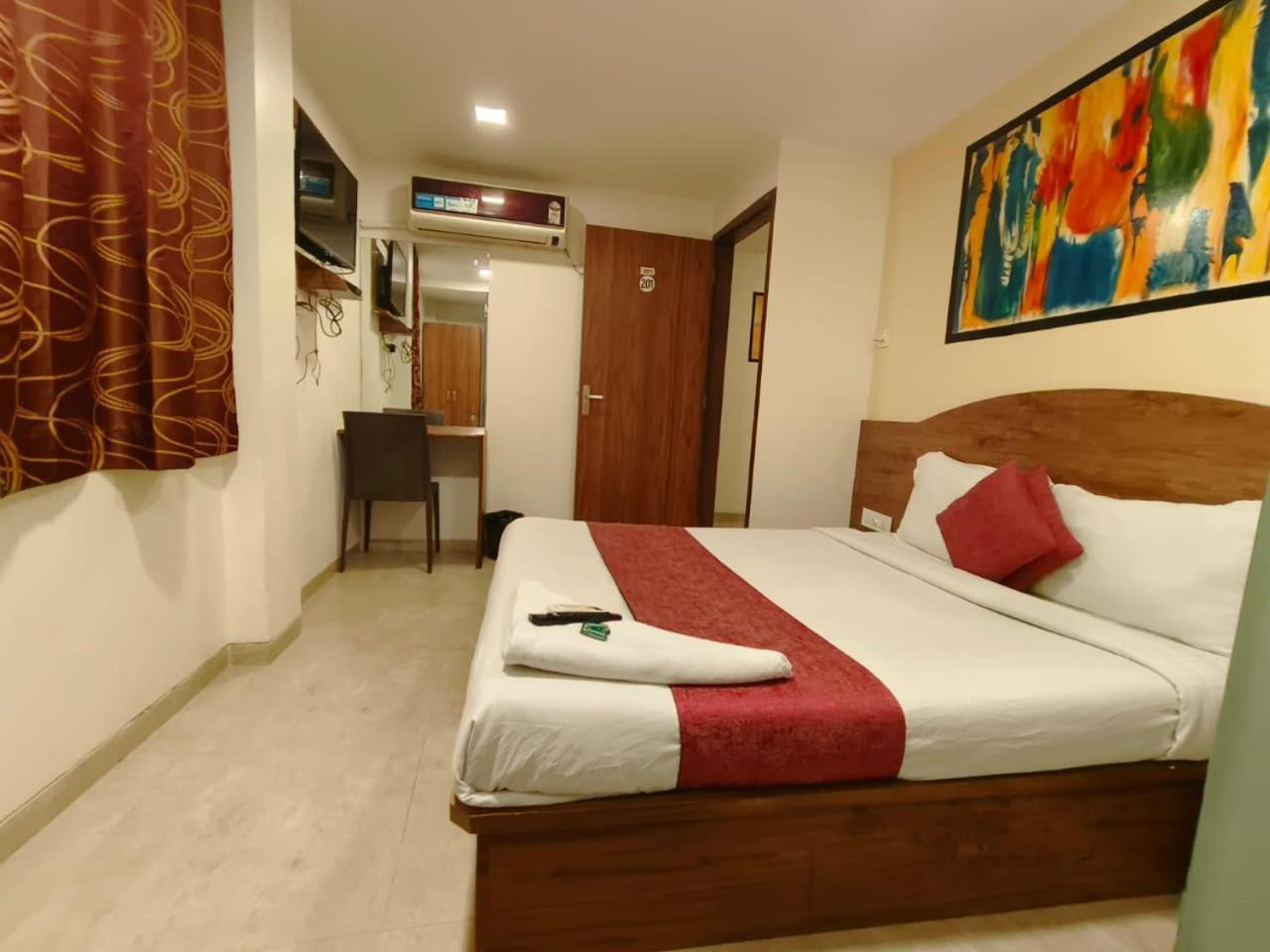 Hotel Beach Crown Juhu Mumbai Rum bild